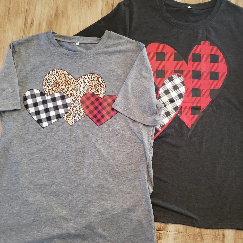 Bundle of 2 T-shirts with cute hearts